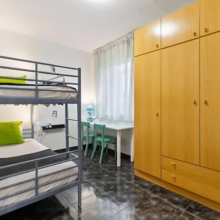 Apartment Cozy 3 Bedroom Flat With Balcony Close To Plaza Espana! Barcelona