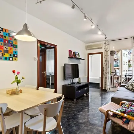 Cozy 3 Bedroom Flat With Balcony Close To Plaza Espana! *
