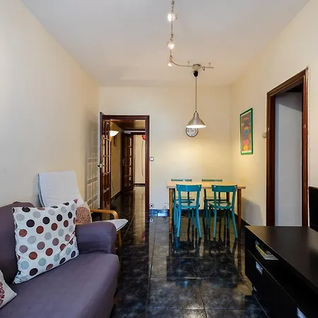 Apartment Cozy 3 Bedroom Flat With Balcony Close To Plaza Espana! Barcelona
